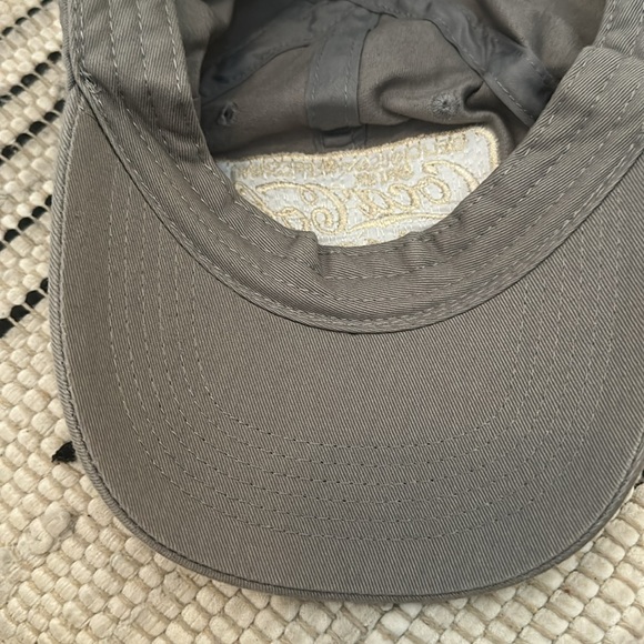 Hat - Picture 8 of 10